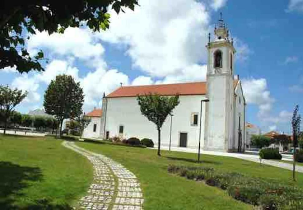 Moradia Alegre No Centro Da Vila Da Tocha. Exterior photo