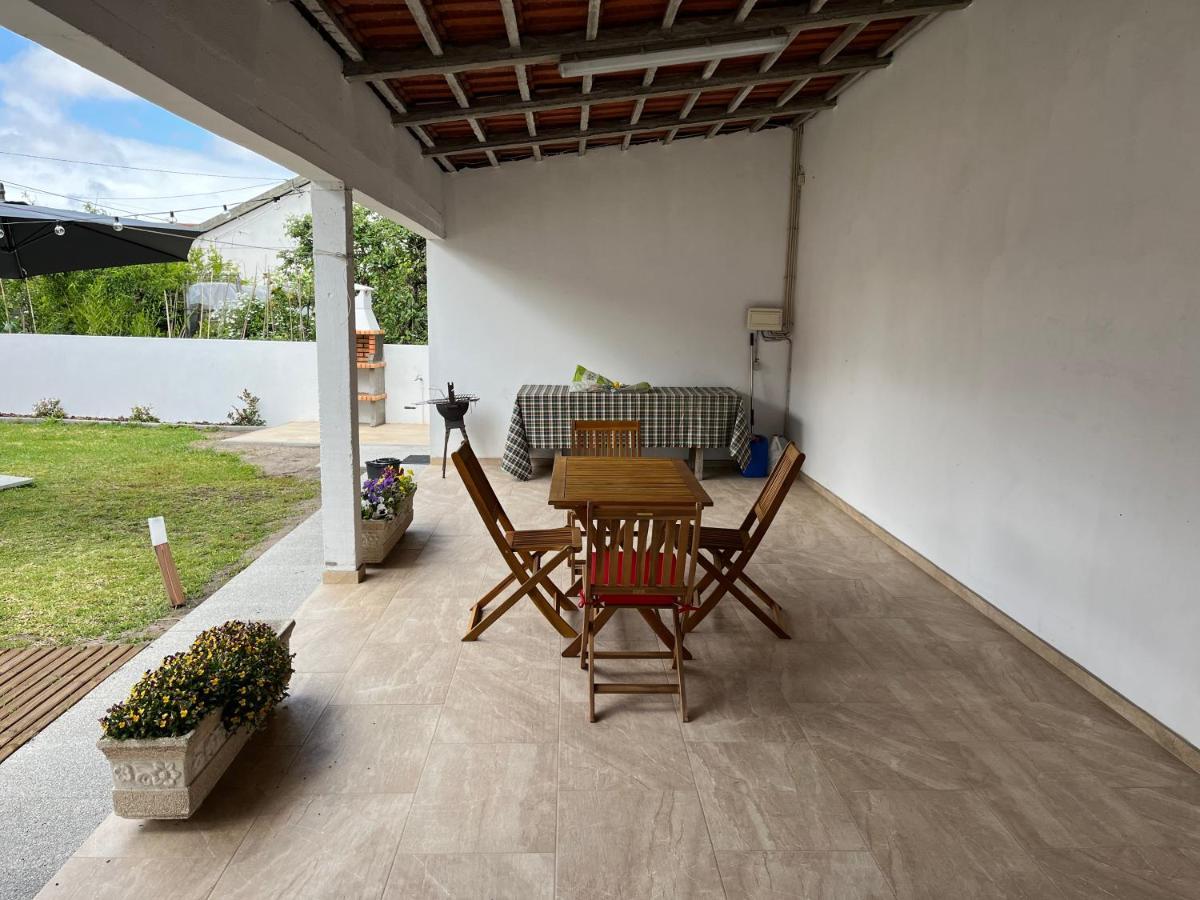 Moradia Alegre No Centro Da Vila Da Tocha. Exterior photo
